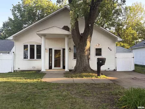 806 E London Ave, Peoria Heights, IL 61616