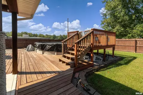 Exterior - 311 Gateway Rd, Marion, IL 62959 photo 10 of 12