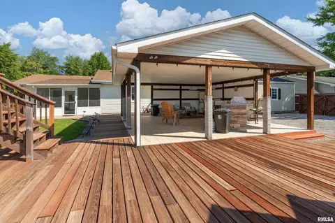 Exterior - 311 Gateway Rd, Marion, IL 62959 photo 8 of 12