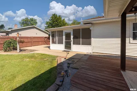 Exterior - 311 Gateway Rd, Marion, IL 62959 photo 11 of 12