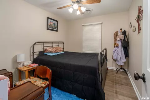 Bedroom - 311 Gateway Rd, Marion, IL 62959 photo 5 of 5
