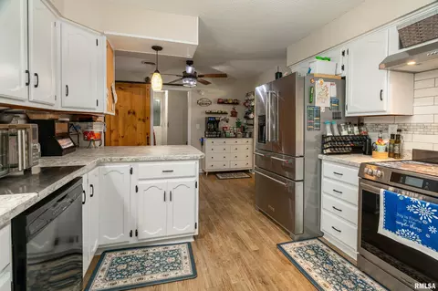 Kitchen - 311 Gateway Rd, Marion, IL 62959 photo 1 of 6