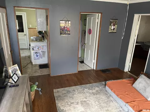 Entry Way - 509 Thomas St, Henry, IL 61537 photo 1 of 1