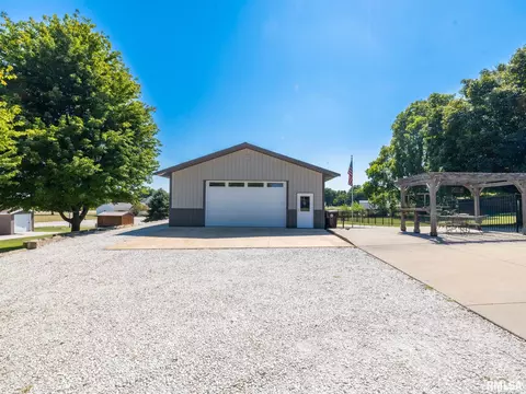 Exterior - 704 E 2nd St, Delavan, IL 61734 photo 11 of 13