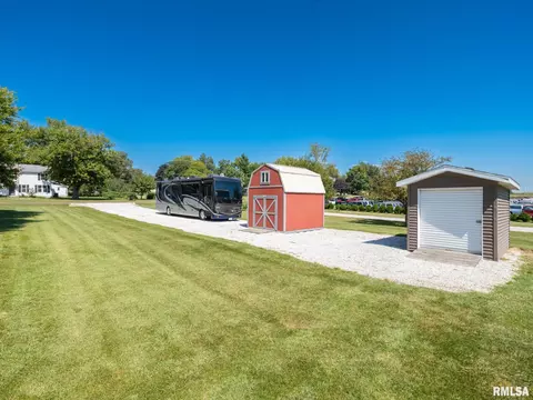 Exterior - 704 E 2nd St, Delavan, IL 61734 photo 5 of 13