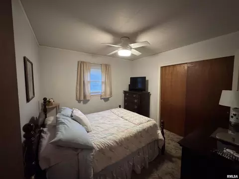 Bedroom - 327 E Murray St, Macomb, IL 61455 photo 4 of 4