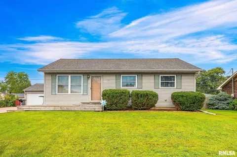11 New Salem Rd, Bartonville, IL 61607