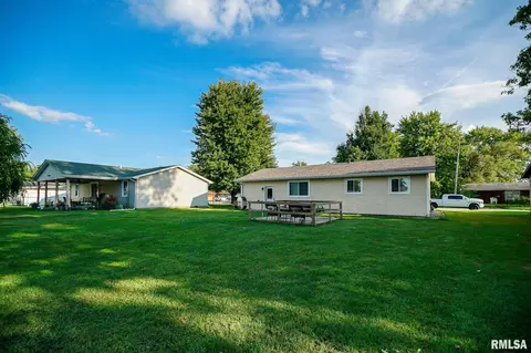 Exterior - 1217 E Locust St, Canton, IL 61520 photo 9 of 14