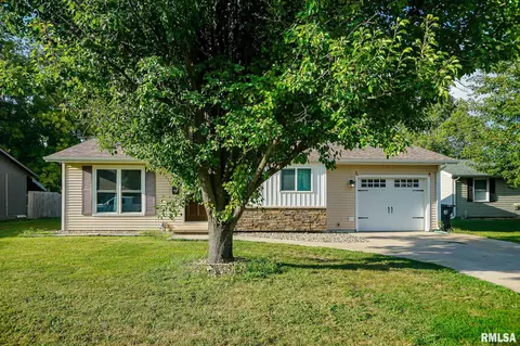 Exterior - 1217 E Locust St, Canton, IL 61520 photo 2 of 14