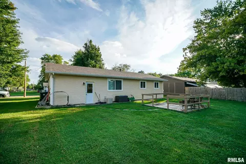 Exterior - 1217 E Locust St, Canton, IL 61520 photo 7 of 14