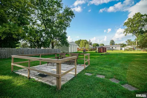 Exterior - 1217 E Locust St, Canton, IL 61520 photo 11 of 14