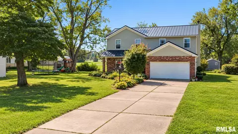 206 Glendale Ln, East Peoria, IL 61611