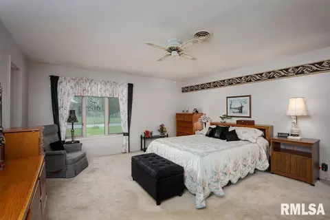 Bedroom - 604 E Clark St, Marion, IL 62959 photo 2 of 4