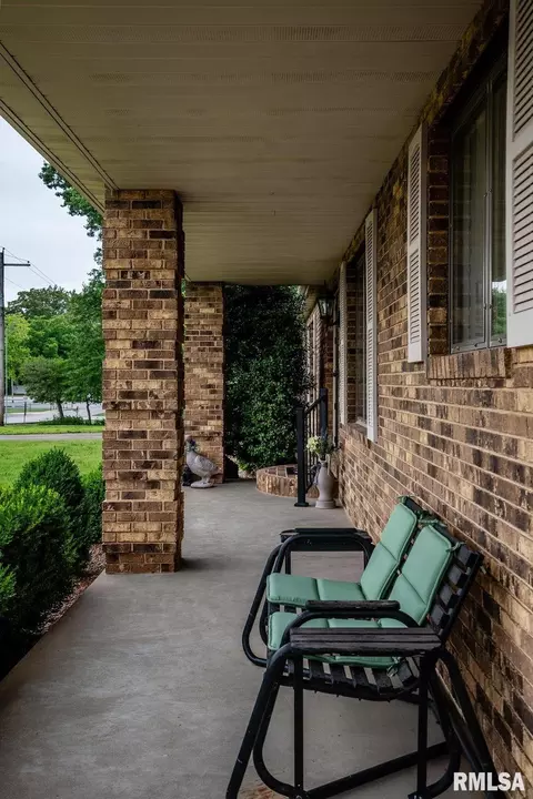 Exterior - 604 E Clark St, Marion, IL 62959 photo 8 of 9