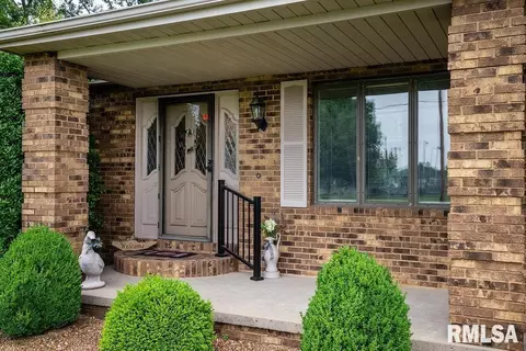 Exterior - 604 E Clark St, Marion, IL 62959 photo 2 of 9