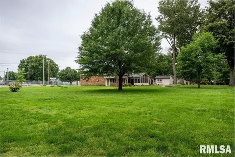 Exterior - 604 E Clark St, Marion, IL 62959 photo 3 of 9