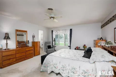 Bedroom - 604 E Clark St, Marion, IL 62959 photo 1 of 4