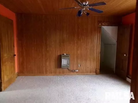 Bedroom - 638 Elm St, Canton, IL 61520 photo 3 of 5