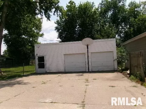 Exterior - 638 Elm St, Canton, IL 61520 photo 1 of 2