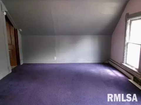 Bedroom - 638 Elm St, Canton, IL 61520 photo 5 of 5