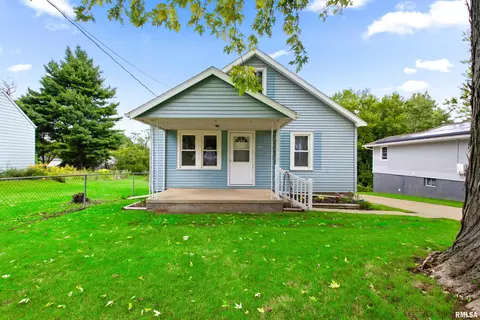 581 Roosevelt St, Creve Coeur, IL 61610