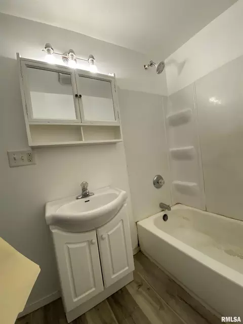 Bath - 125 E Beech St, Canton, IL 61520 photo 2 of 2
