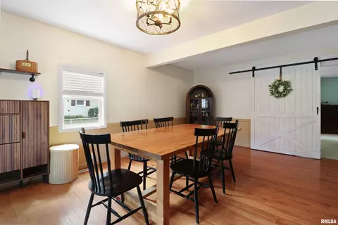 Dining - 420 E Walnut St, Tremont, IL 61568 photo 1 of 3