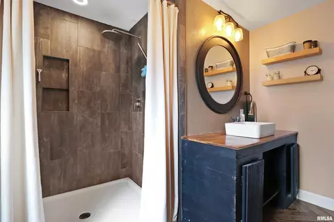 Bath - 420 E Walnut St, Tremont, IL 61568 photo 3 of 5