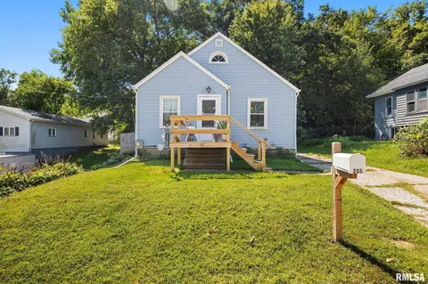 205 W Franklin St, Bartonville, IL 61607