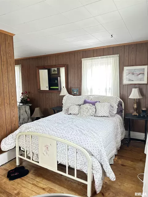 Bedroom - 409 W Spring St, Anna, IL 62906 photo 1 of 3