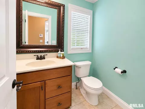 Bath - 6408 W Hazel Nut Dr, Edwards, IL 61528 photo 1 of 7