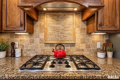 Kitchen - 6408 W Hazel Nut Dr, Edwards, IL 61528 photo 3 of 3