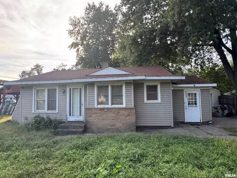 2031 S Laramie St, Peoria, IL 61605