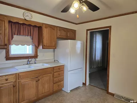 Kitchen - 452 E Chestnut St, Canton, IL 61520 photo 2 of 5