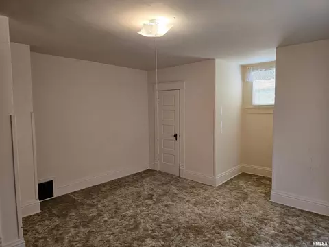 Bedroom - 452 E Chestnut St, Canton, IL 61520 photo 4 of 12
