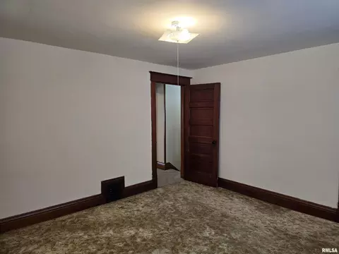 Bedroom - 452 E Chestnut St, Canton, IL 61520 photo 9 of 12