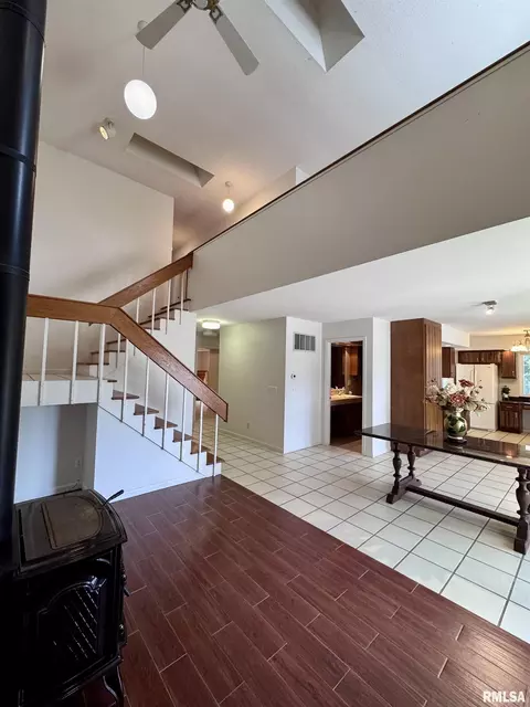 Entry Way - 12740 N 1050th Rd, Macomb, IL 61455 photo 3 of 5