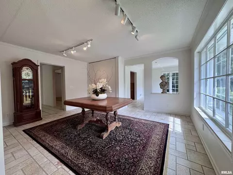 Entry Way - 12740 N 1050th Rd, Macomb, IL 61455 photo 2 of 5