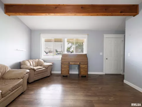 Living - 1201 Eagle Ave, Washington, IL 61571 photo 3 of 7