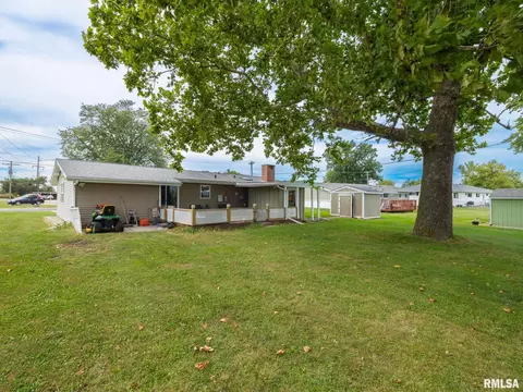 Exterior - 1201 Eagle Ave, Washington, IL 61571 photo 6 of 7