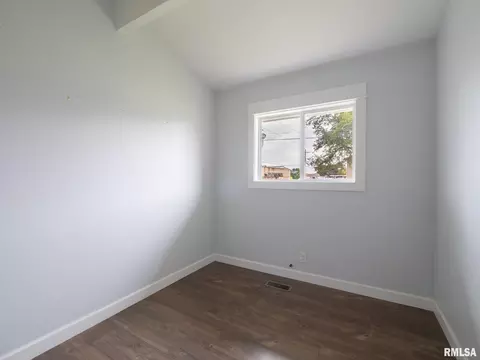 Bedroom - 1201 Eagle Ave, Washington, IL 61571 photo 6 of 11