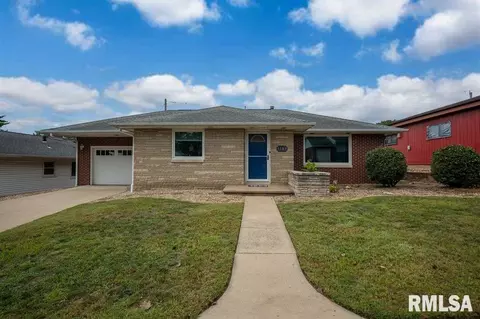 1103 Jefferson St, Pekin, IL 61554