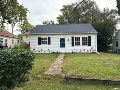 5220 N Roberts Rd, Peoria Heights, IL 61616