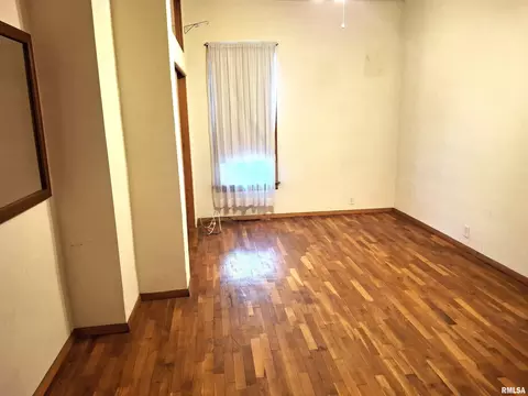 Bedroom - 610 Maple St, Canton, IL 61520 photo 1 of 11