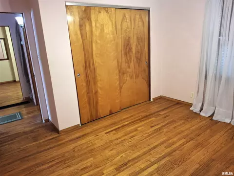 Bedroom - 610 Maple St, Canton, IL 61520 photo 7 of 11