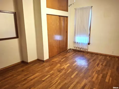 Bedroom - 610 Maple St, Canton, IL 61520 photo 2 of 11