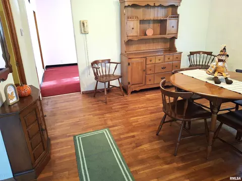 Dining - 610 Maple St, Canton, IL 61520 photo 1 of 7