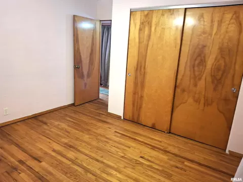 Bedroom - 610 Maple St, Canton, IL 61520 photo 5 of 11