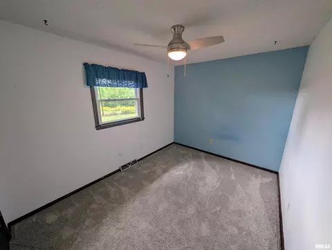 Bedroom - 7860 E 1100th St, Macomb, IL 61455 photo 5 of 6