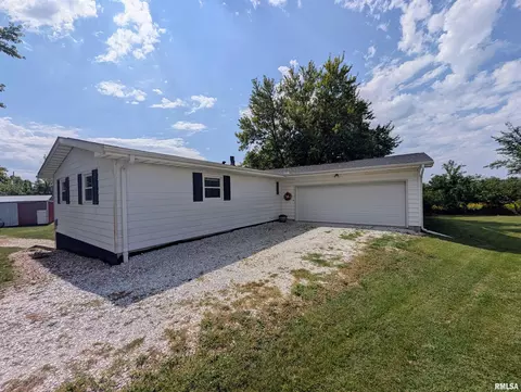 Exterior - 7860 E 1100th St, Macomb, IL 61455 photo 2 of 9